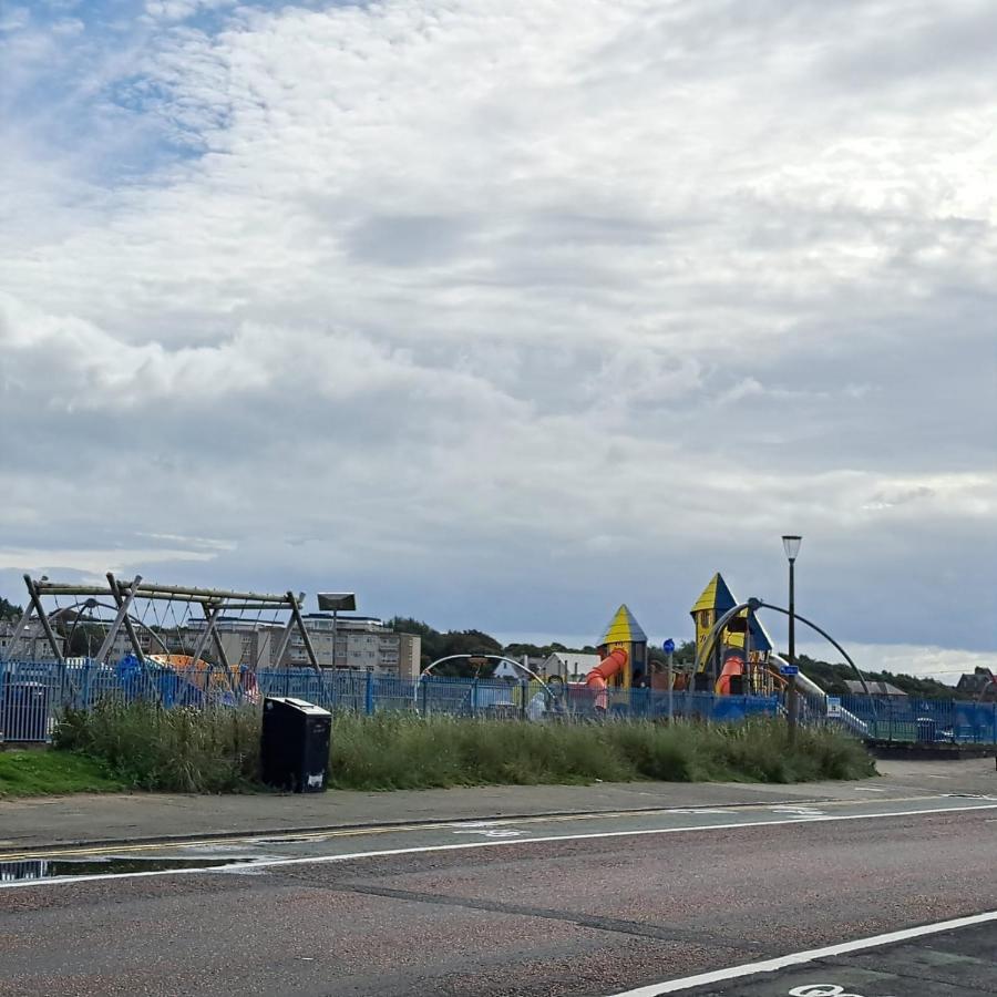 Maze Beach Getaway Lejlighed Ayr Eksteriør billede