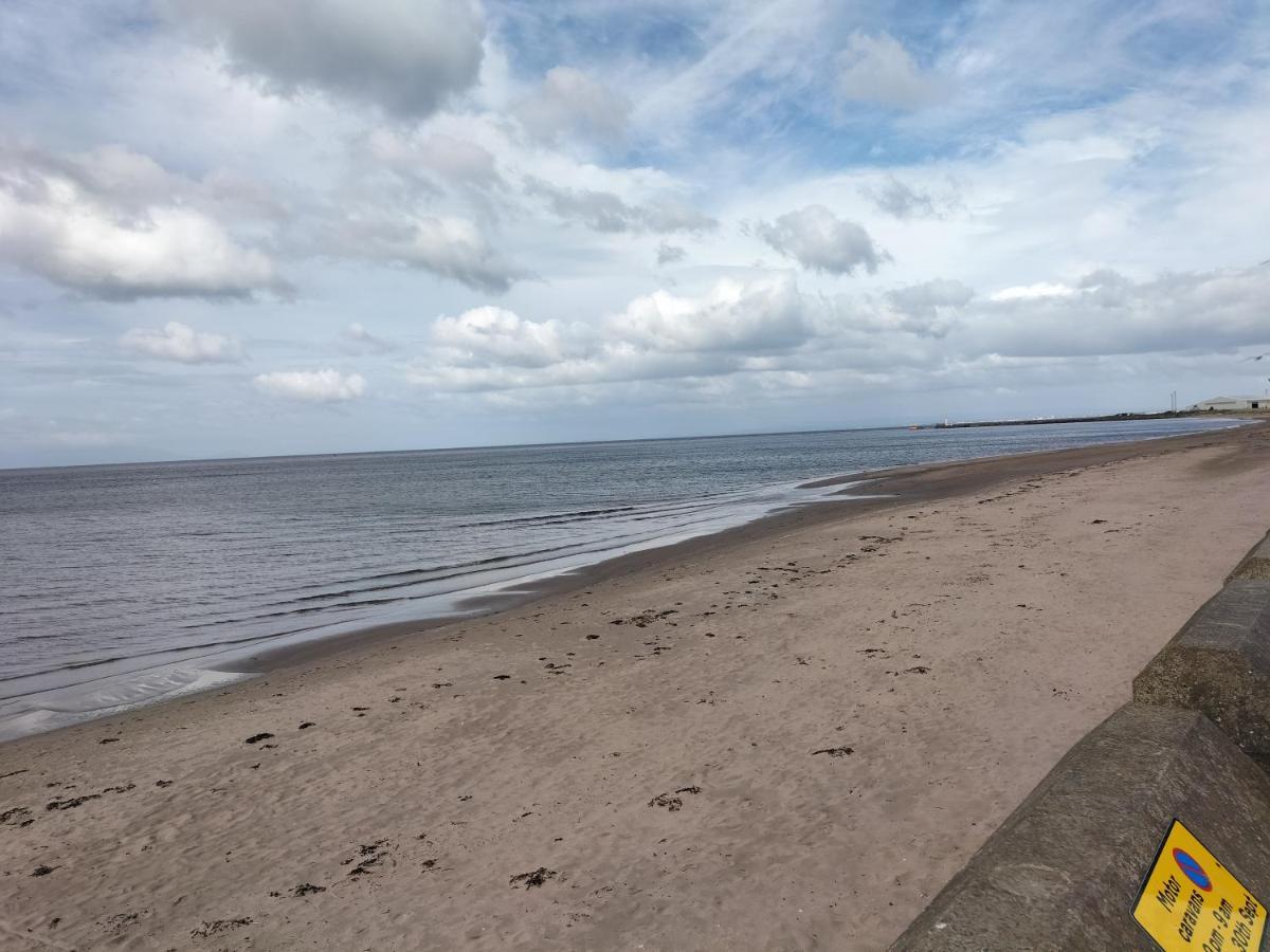 Maze Beach Getaway Lejlighed Ayr Eksteriør billede